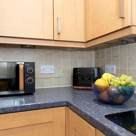 Private Parking Ts1 2 Bed *