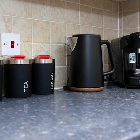 Private Parking Ts1 2 Bed Apartment